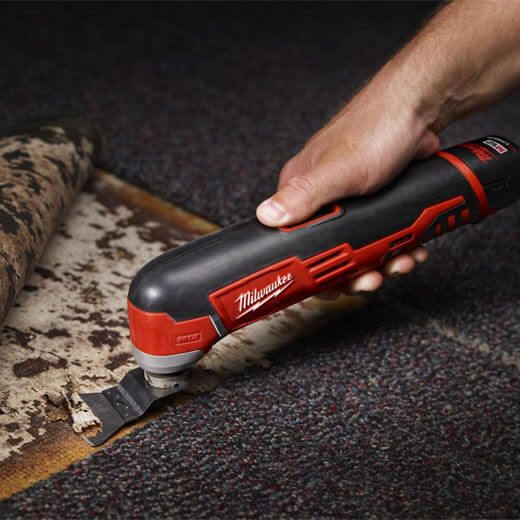 Multiherramienta Oscilatoria M12™ Milwaukee: Velocidad variable: 5000-20000 OPM Peso: 0.95 kg