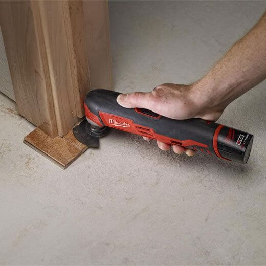 Multiherramienta Oscilatoria M12™ Milwaukee: Velocidad variable: 5000-20000 OPM Peso: 0.95 kg