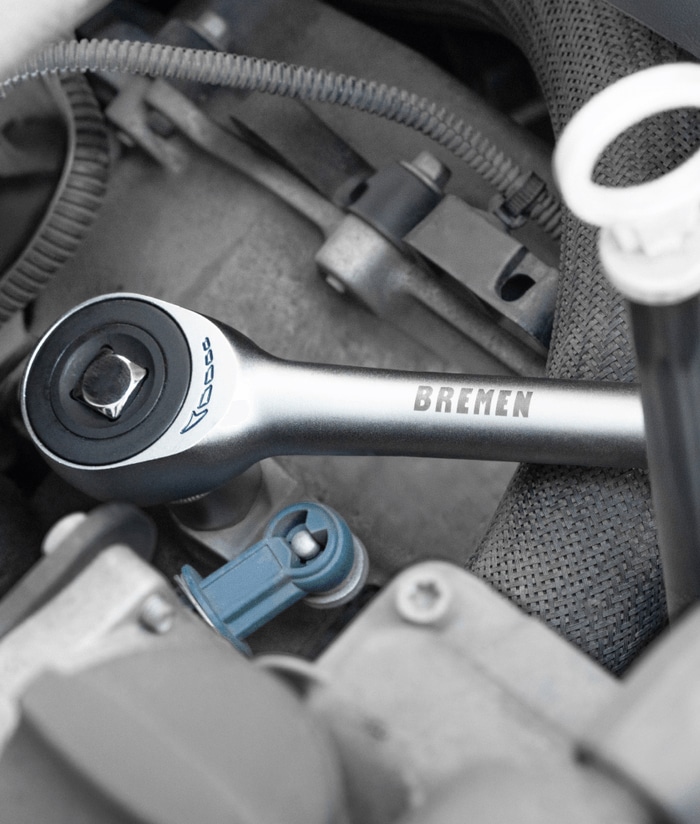 Llave Crique Cardanica Cardanico Con Mango Rotativo Bidireccional Encastre 1/2" 60 Dientes Bremen 8510 - Imagen 2